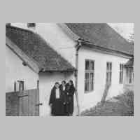 073-0030 Eva Kriwath mit den Freundinnen Martha Thoerner und Rika Kuhnert, geb. Steiner.jpg
